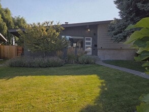 Building Photo - 619 Marian Ave