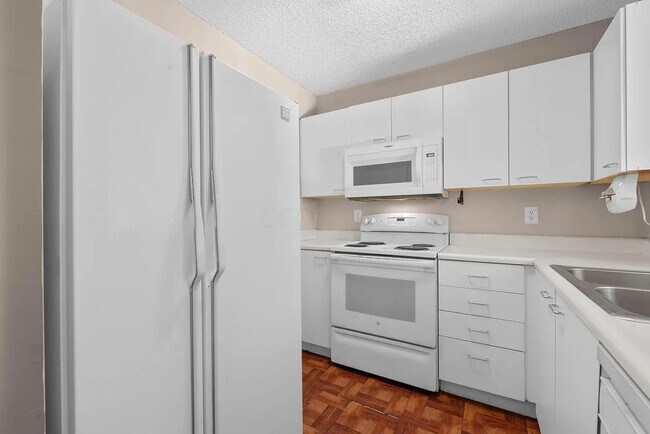 Foto del edificio - 170 Hawkins Ln