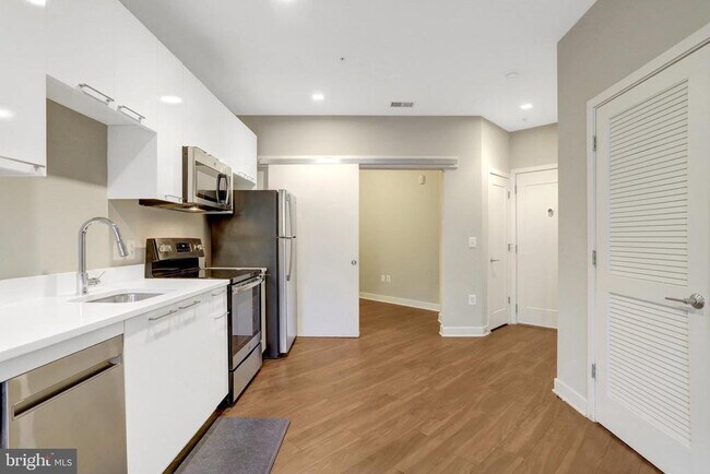 Foto del edificio - 989 S Buchanan St