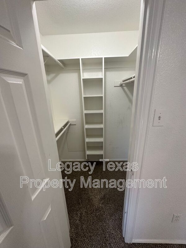 Foto del edificio - 901 N Border St