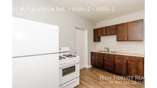 Foto del edificio - 4504 W Fullerton Ave