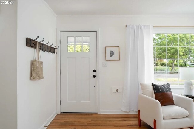 Photo - 3 Bedroom SE Portland Gem House