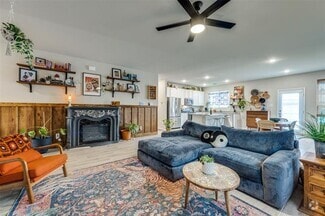 Building Photo - 947 Hurstwood Dr