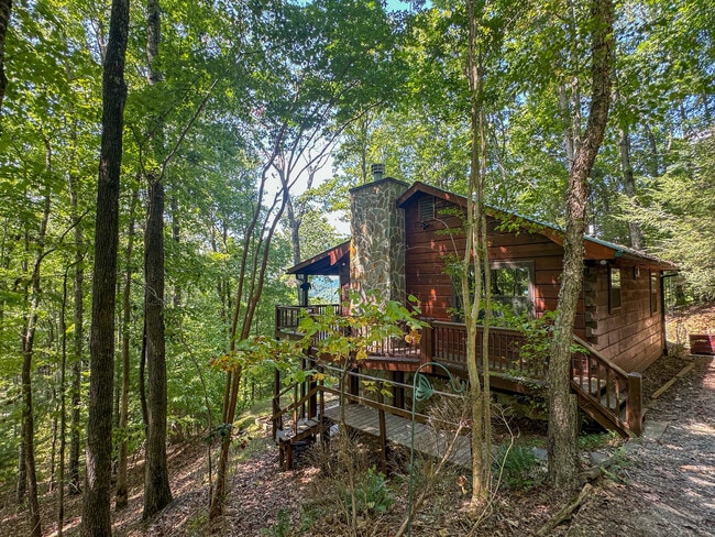 Photo - 423 Laurel Creek Road House