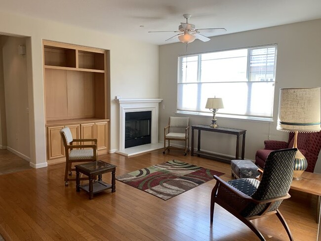 Building Photo - Rare opportunity to rent in the Eskaton Village in Placerville!