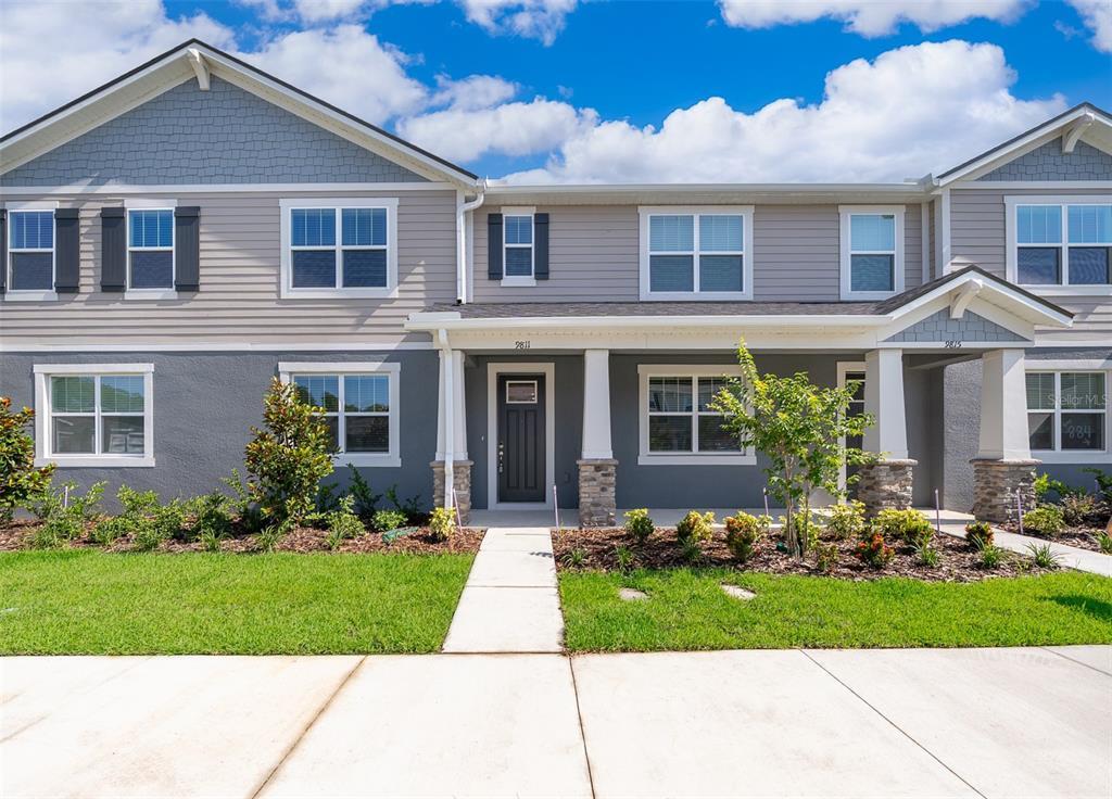 Foto principal - 9811 Walkway Dr