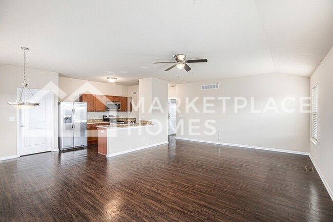 Building Photo - 708 S Cherry St