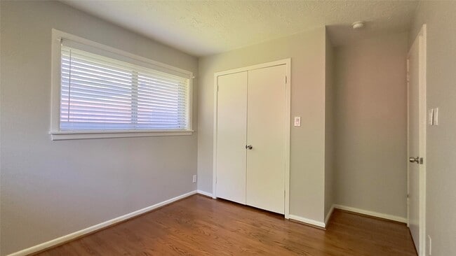 Building Photo - 1418 Murrayhill Dr