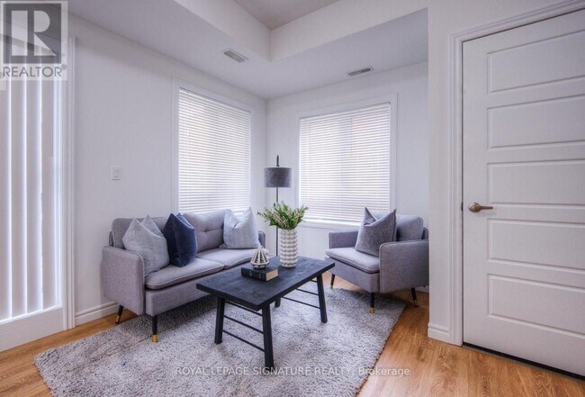 Photo du bâtiment - 374 Prospect Ave