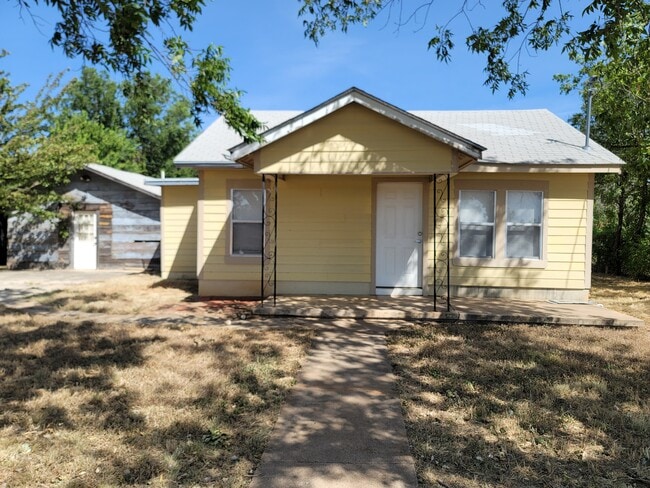 Building Photo - 2409 Avenue B