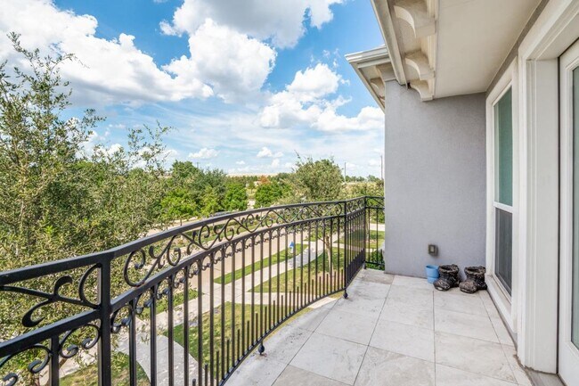 Foto del edificio - 7509 Renaissance Blvd