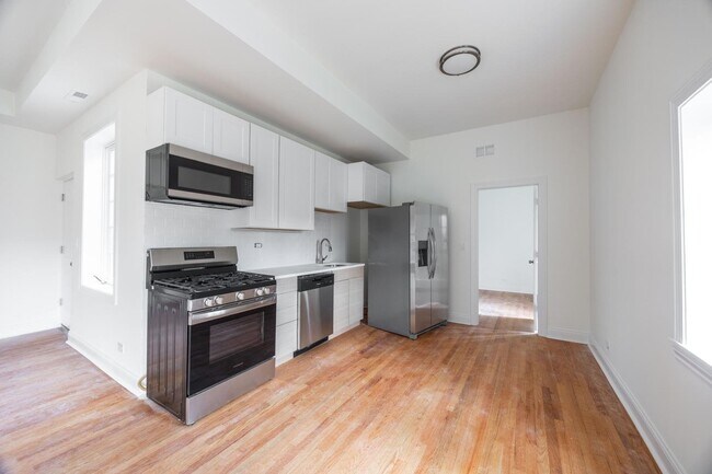 Foto del edificio - 3109 N Harding Ave