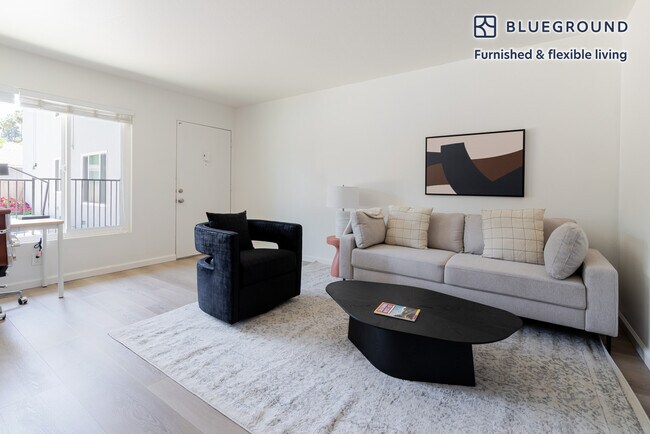 Building Photo - 245 Bush St