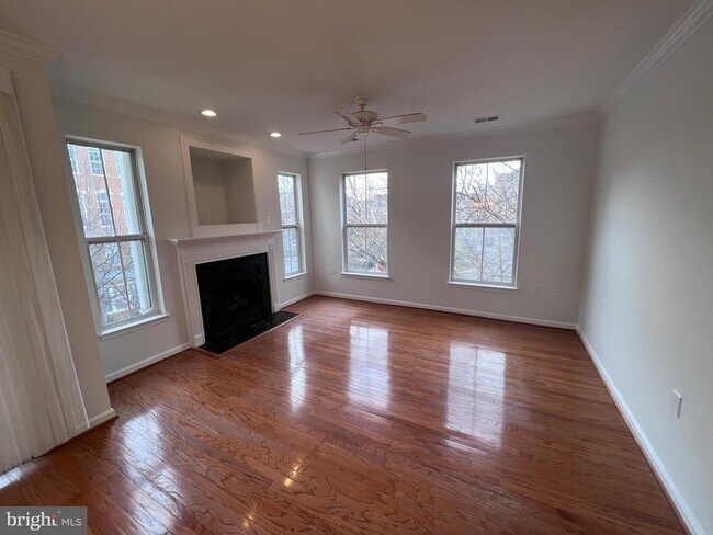 Building Photo - 5116 Donovan Dr
