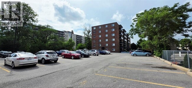 Building Photo - 3900 Wyandotte St E