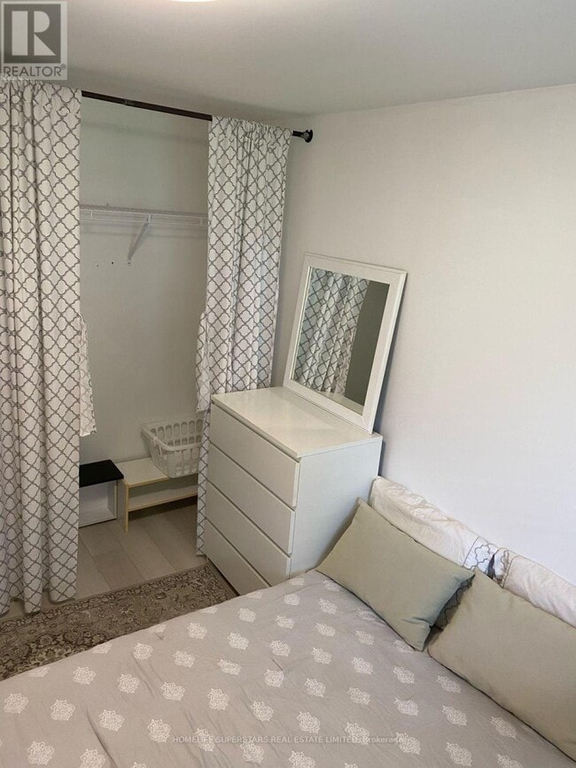 Building Photo - 1498 Pilgrims Way