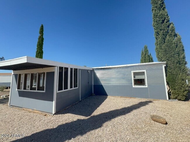 Building Photo - 7291-7292 AZ-92