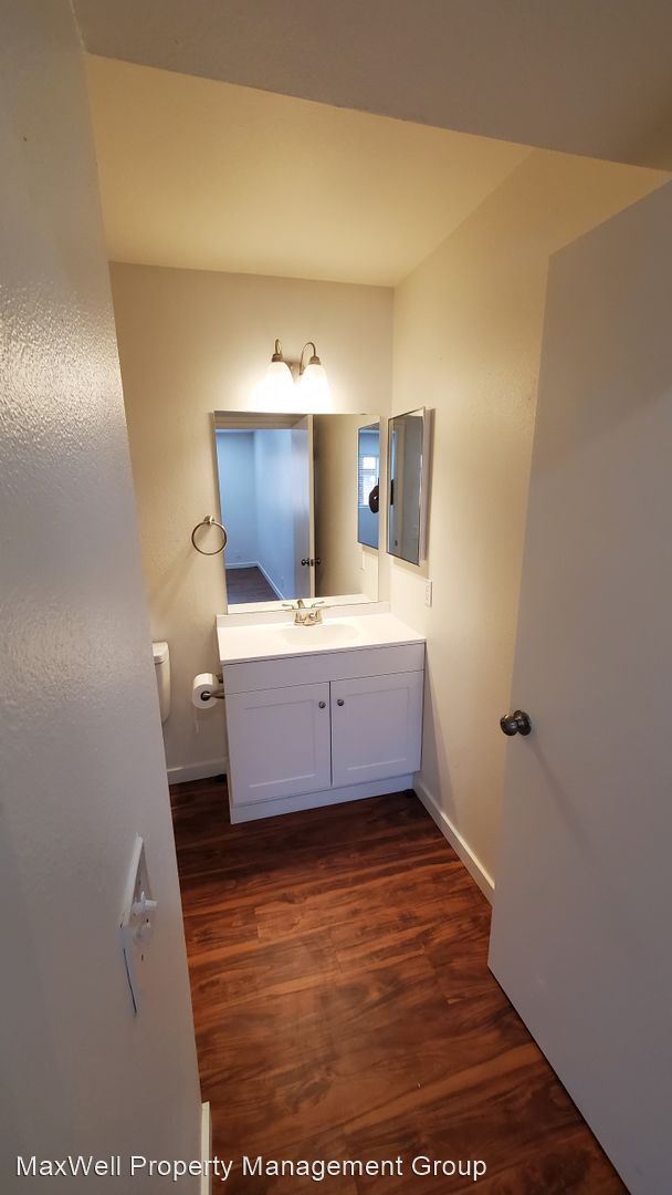 Building Photo - 1 br, 1 bath House - 12601 Van Nuys Blvd.