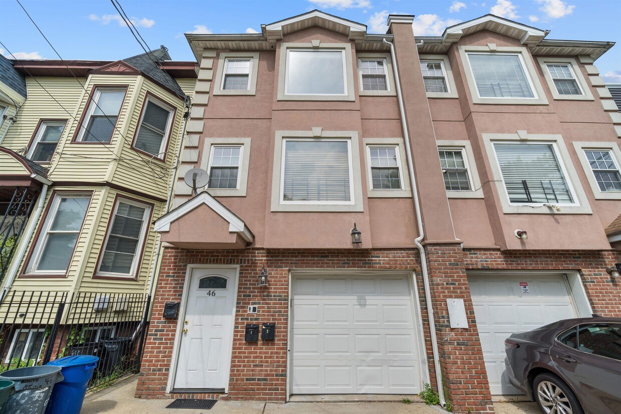 Foto principal - 46 ARMSTRONG Ave