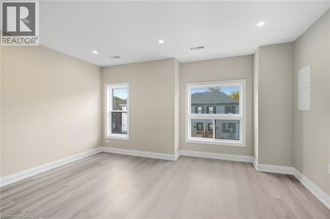 Photo du bâtiment - 489 Cannon St E