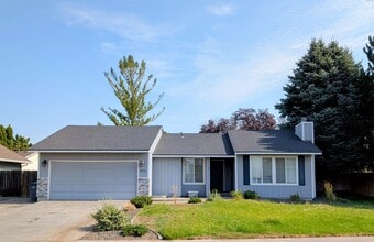 Building Photo - 8609 W Hood Ave