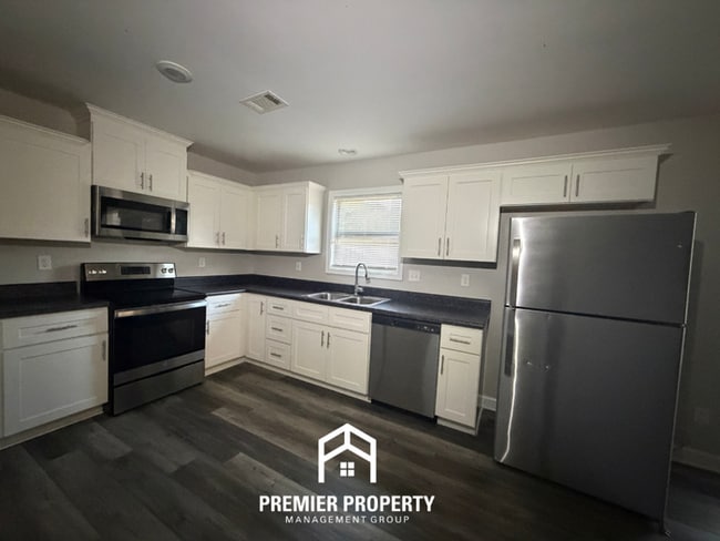 Building Photo - Beautiful 4BR/2BA Tuscaloosa Home | 1,497 Sq Ft, Covered Back Patio & 2-Car Garage