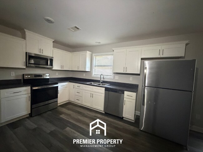 Foto del edificio - Beautiful 4BR/2BA Tuscaloosa Home | 1,497 Sq Ft, Covered Back Patio & 2-Car Garage
