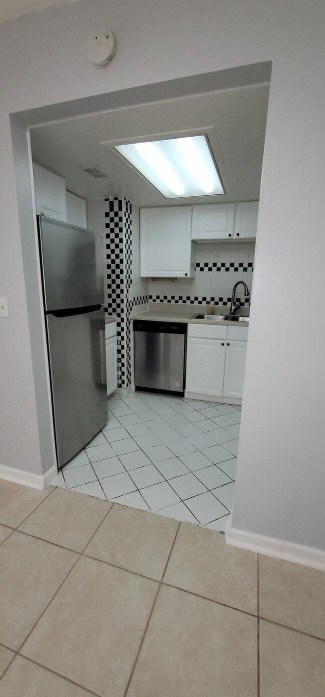 Foto del edificio - 906 Lake Destiny Rd