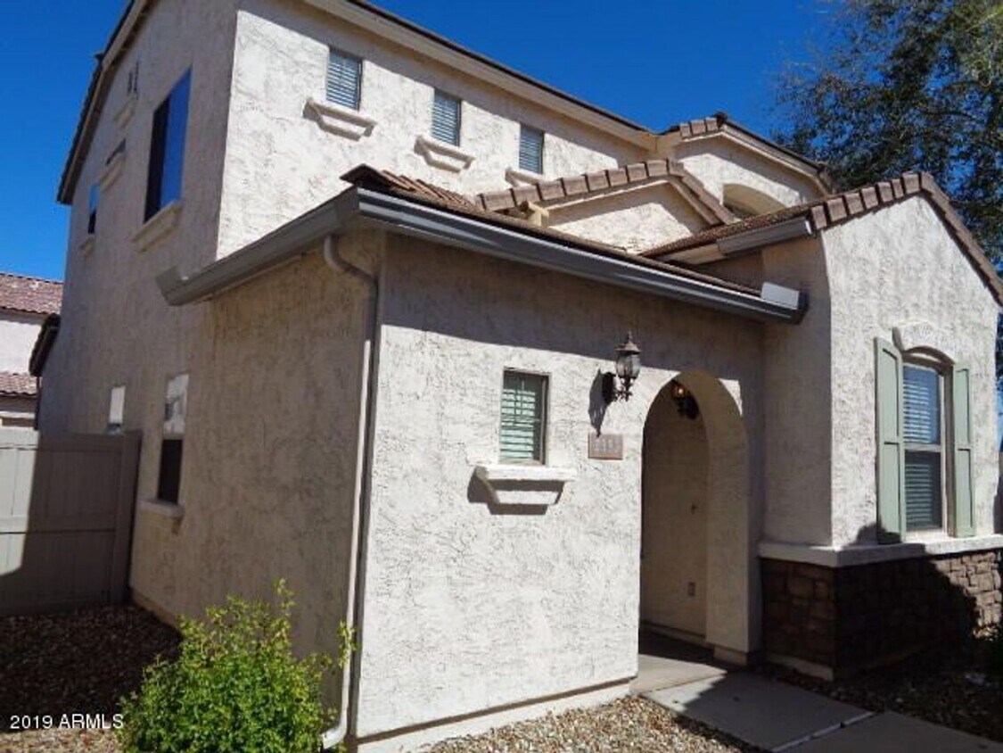 Foto principal - 3 Bed 2.5 Bath in Gated Bailey Commons