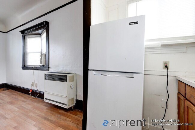 Building Photo - 44 Acacia St