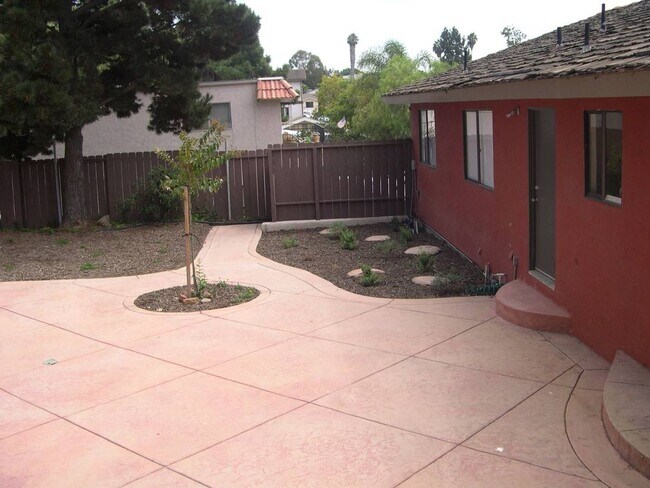Foto del edificio - Huge 5 Bedroom, 3 bathrooms