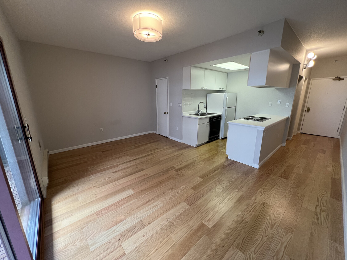 Primary Photo - 201 Harrison St