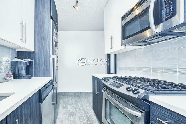 Foto del edificio - 349 E 72nd St