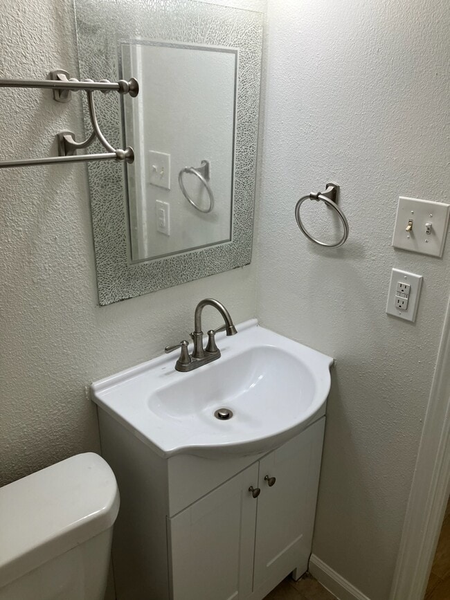 Building Photo - 413 Westchester Dr