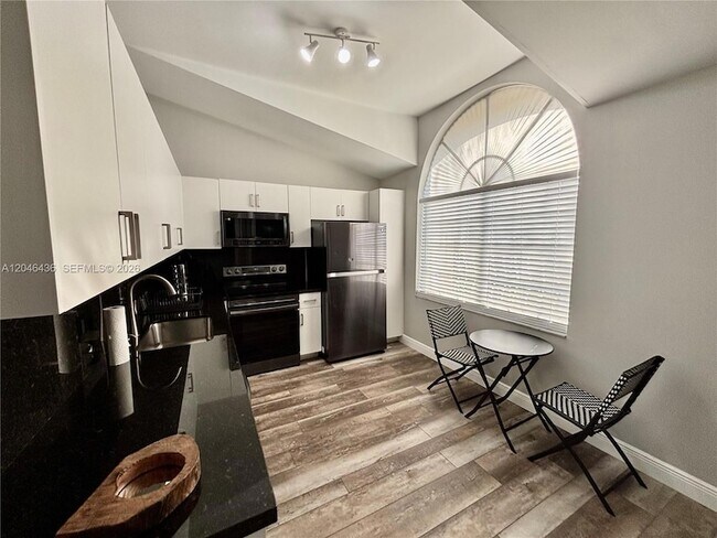 Foto del edificio - 8769 SW 215th Terrace