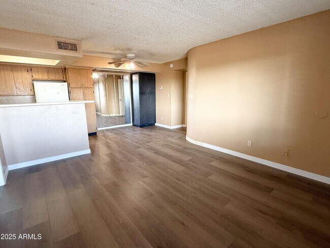 Building Photo - 3601 W Tierra Buena Ln