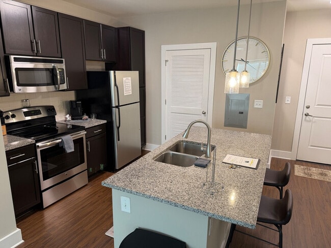 Foto del edificio - 4735 Sharon Rd