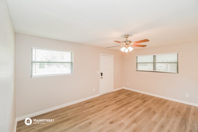 Building Photo - 2327 Burpee Dr