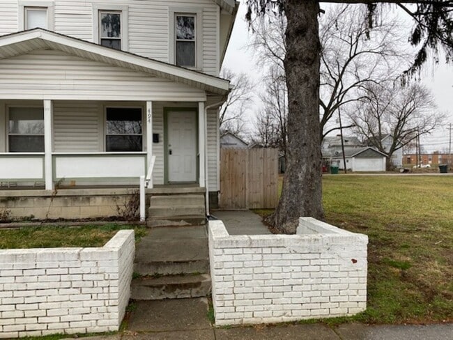 Building Photo - 492-494 Olpp Ave