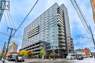 Building Photo - 320 Richmond St E