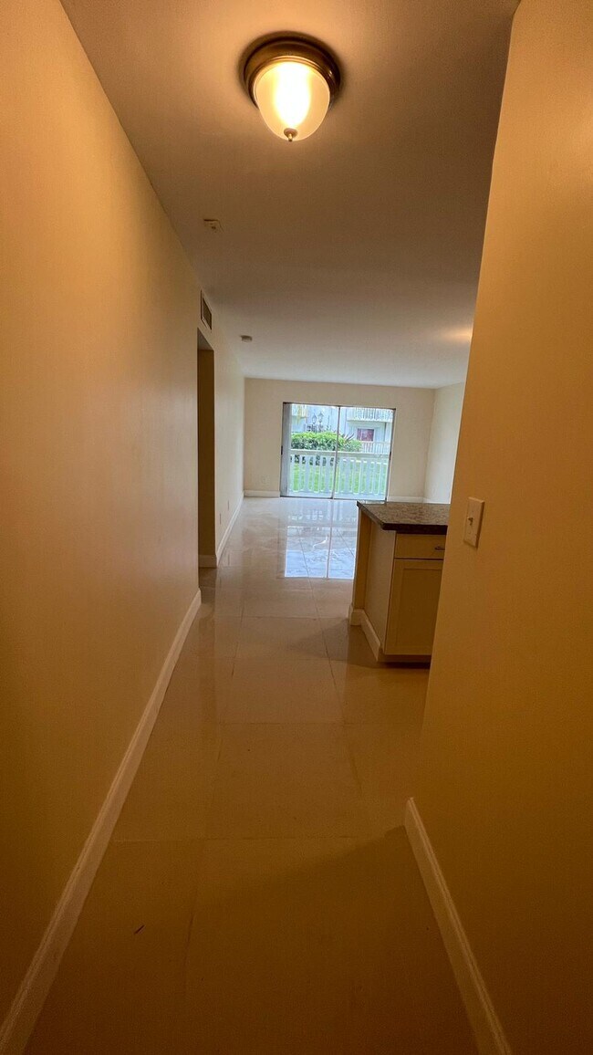 Foto del edificio - 15205 NE 6th Ave