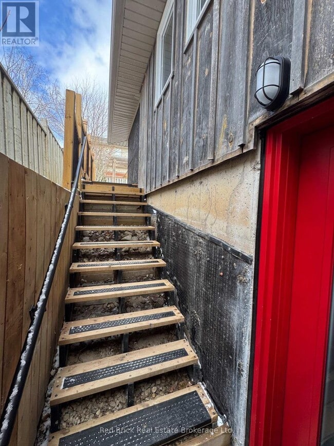 Building Photo - 2 Callander Dr