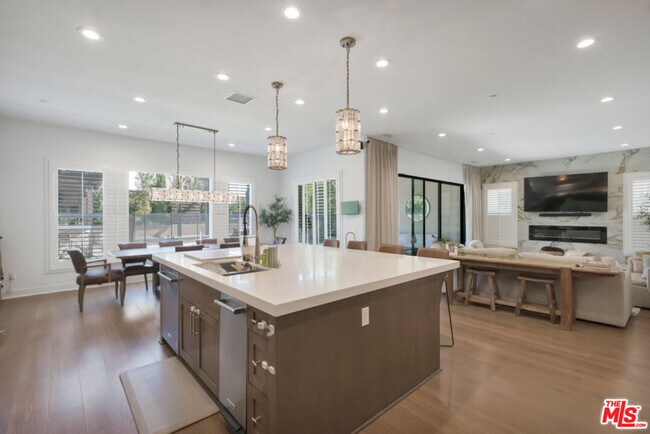 Building Photo - 20559 Wood Rose Ct