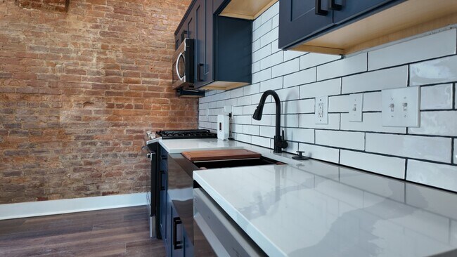 Building Photo - Brand-New 3BR/2BA Near Downtown & UC in OTR | Stylish Finishes, In-Unit Laundry, Gated Entry