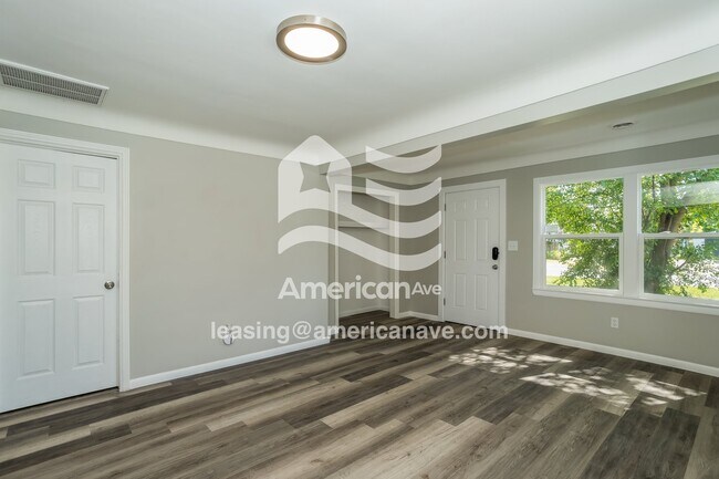 Foto del edificio - 16550 Ziegler St