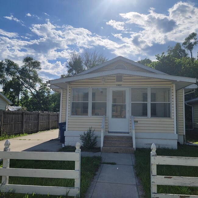 Foto del edificio - 1422 E 17th Ct