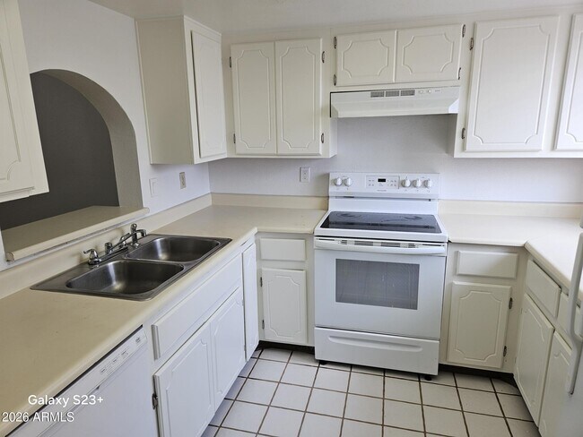 Foto del edificio - 707 W 13th St