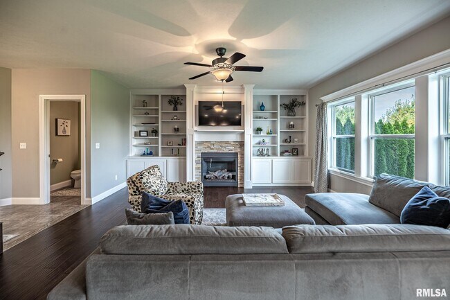 Foto del edificio - 3215 W Cypress Creek Dr