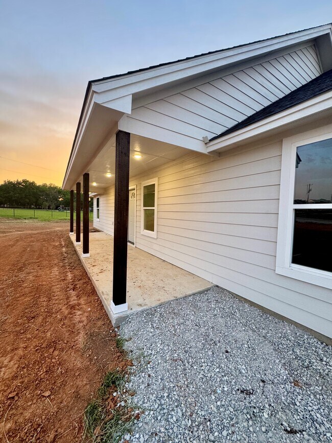 Building Photo - 613 Elm Tree Ct