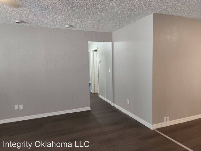 Building Photo - 3 br, 1 bath House - 1112 Locust Drive